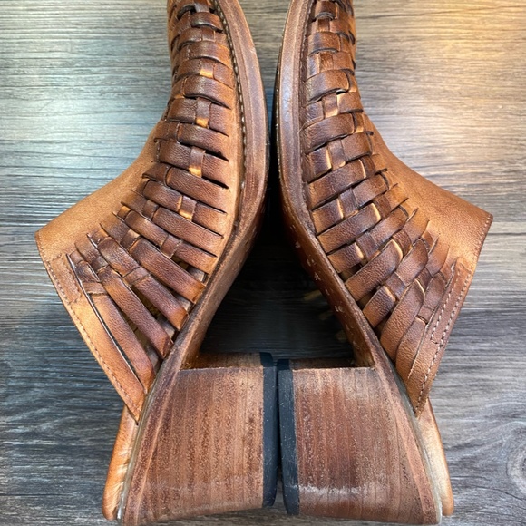 Free Bird Braided Leather Sophia Clogs - Picture 9 of 9
